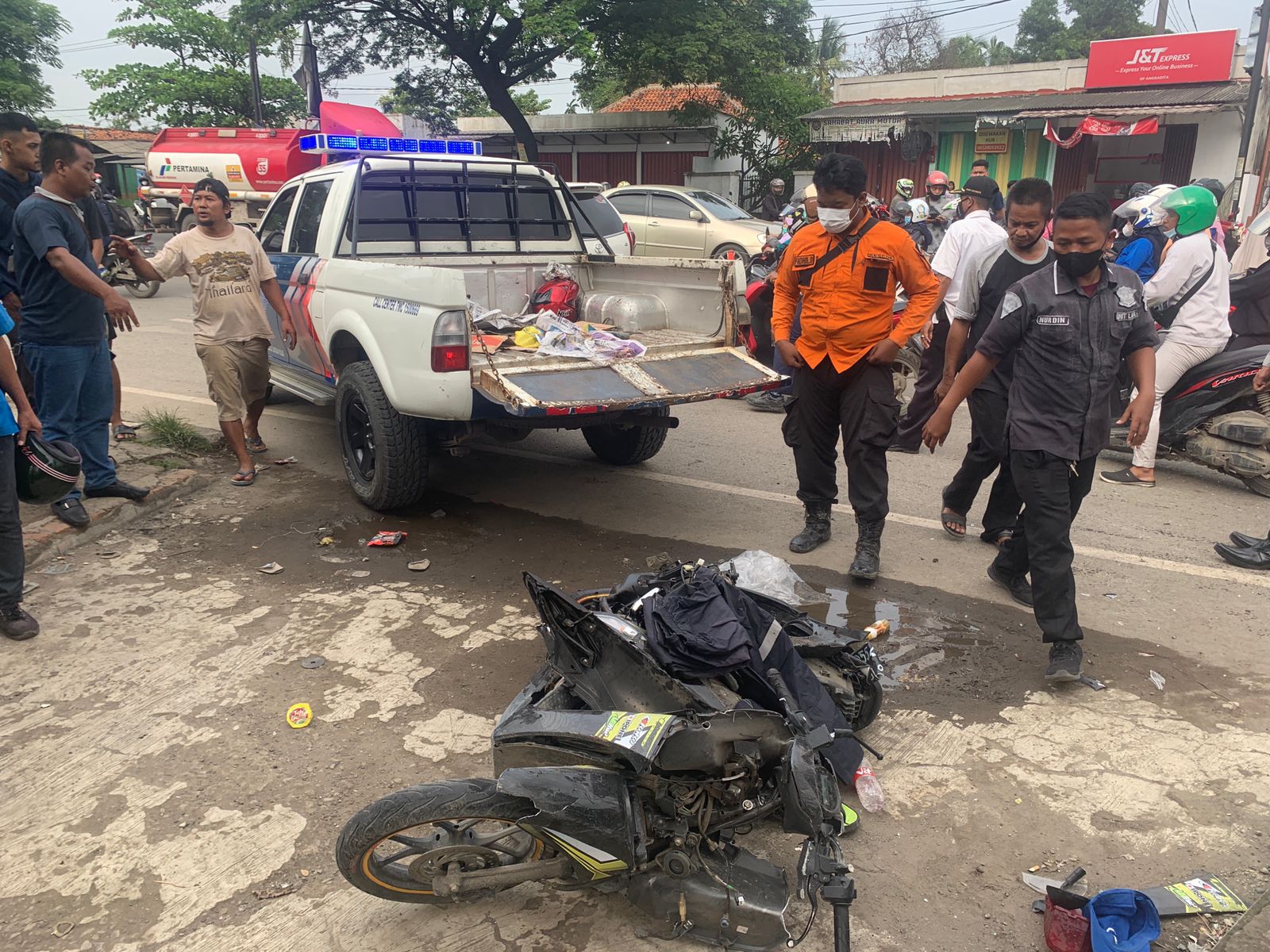 Bapak dan Anak Jadi Korban Dump Truk Maut di Karawang