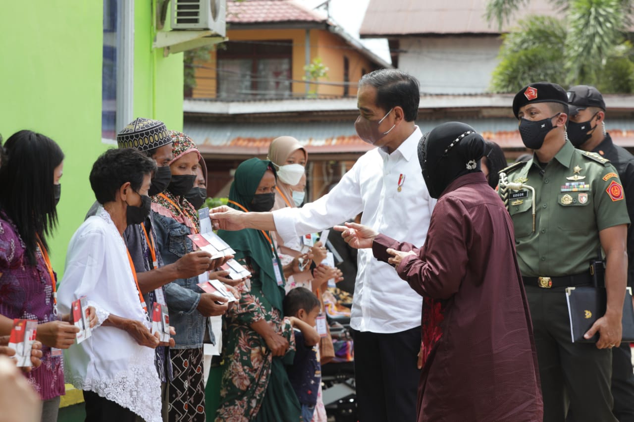 Usai Dampingi Presiden, Mensos Saksikan Pencairan Bansos PKH dan BPNT