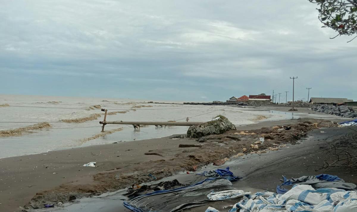 Rob Terjang Tujuh Kecamatan di Karawang, Dua Dusun Terendam Banjir