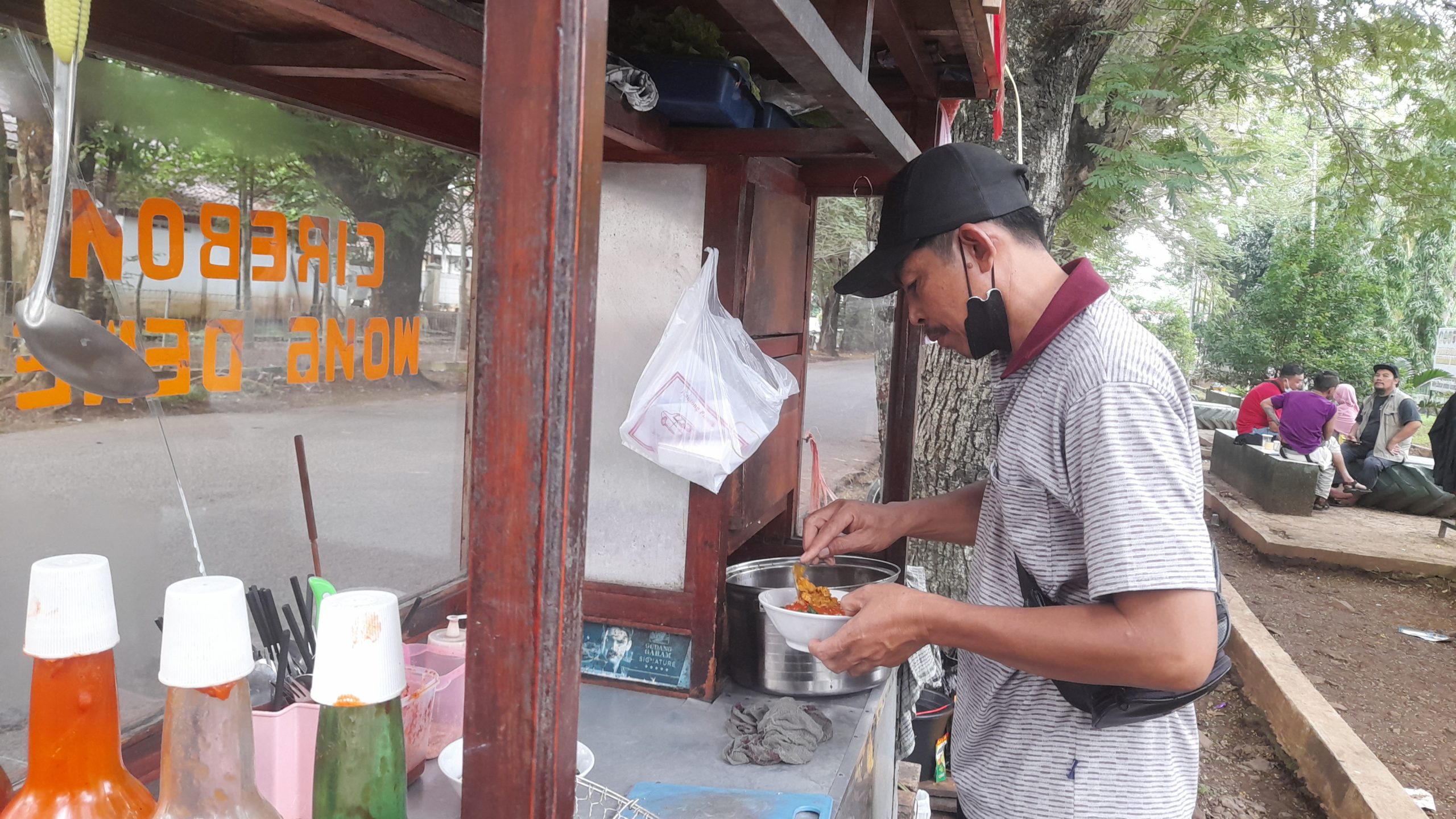 Harga Kebutuhan Pokok di Pasar Subang