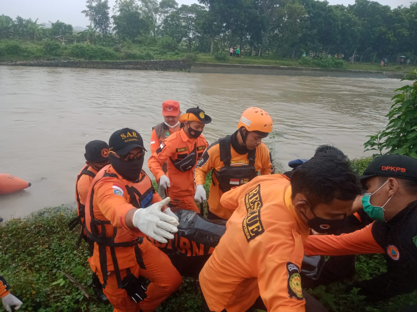 Tenggelam di Saluran Tarum Timur