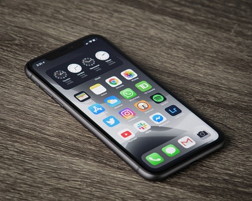 Bocoran iPhone 14 Tahun 2022, Notch Dihilangkan! (ilustrasi iPhone)