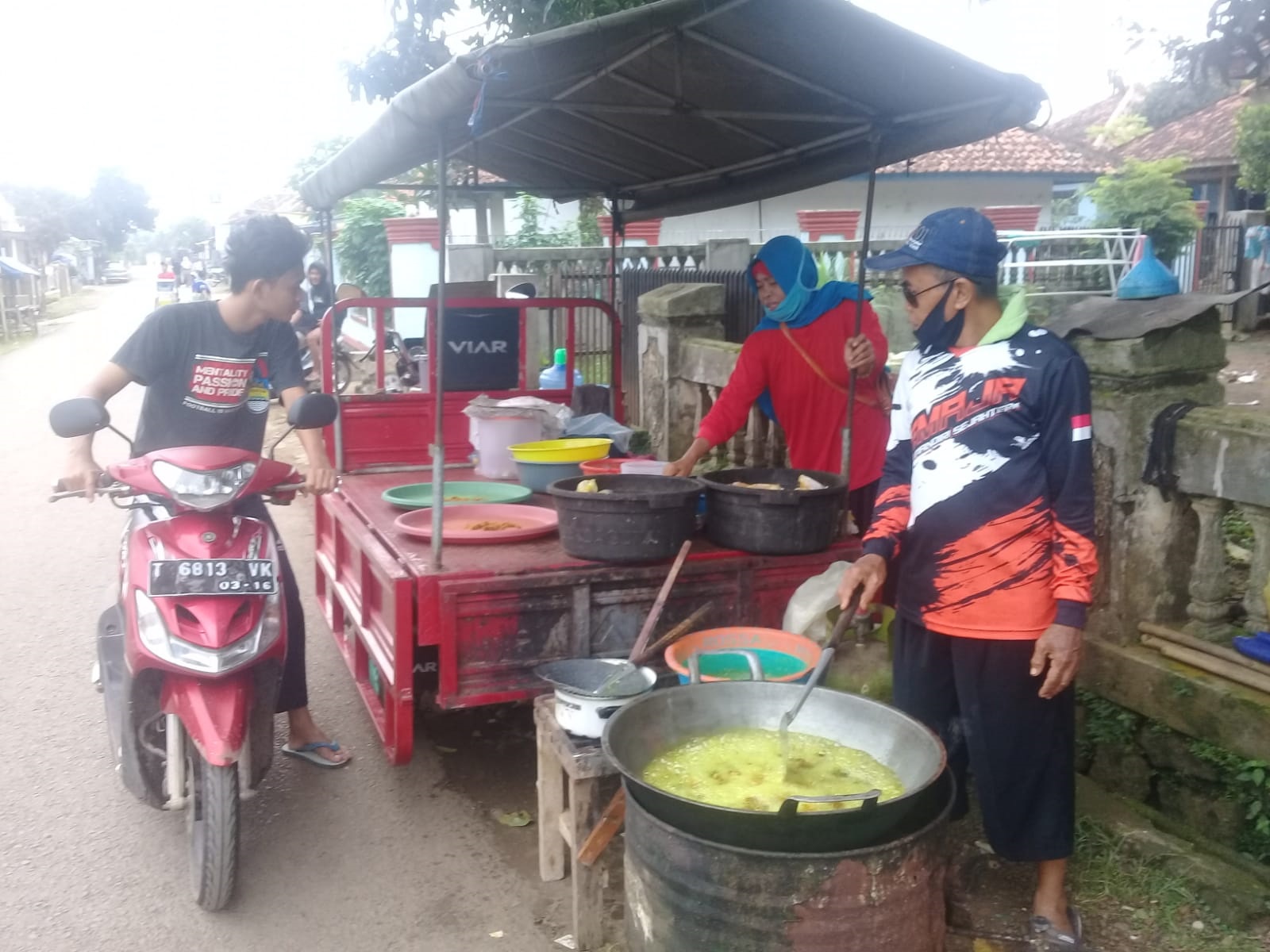 Ayam Goreng Kameumeut Jadi Menu Favorit di Kecamatan Pagaden Barat