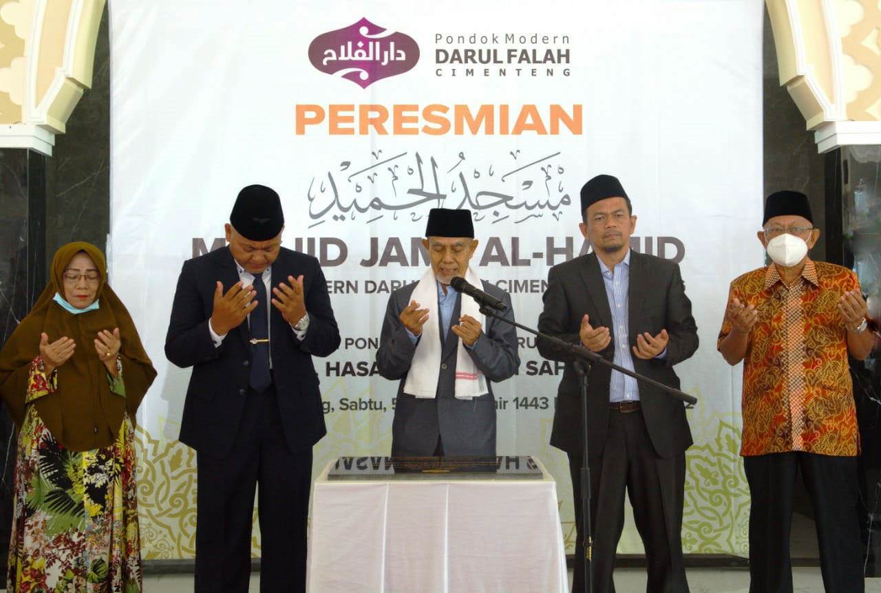 H Agus dan Istri Bangun Pesantren Berbasis Wakaf Darul Falah Subang Diresmikan Pimpinan Pondok Modern Gontor