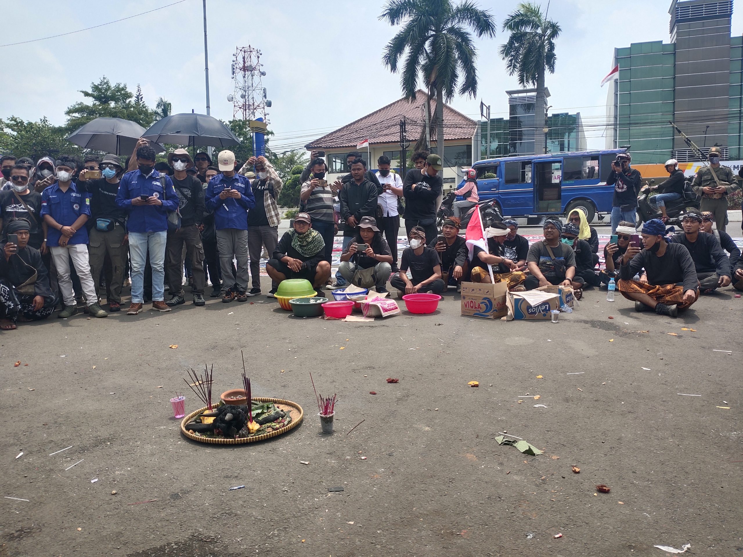 Warga Minta Tambang Batu Andsit Ditutup