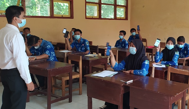 Media Berbasis Html5 Sebagai Alternatif Digitalisasi Pembelajaran Geografi Di SMAN 1 Masalembu