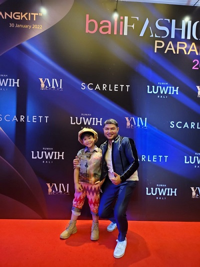 TAMPIL MEMUKAU: M. Vase Rizky, seorang model cilik asal Kabupaten Bandung Barat (KBB) yang turut memeriahkan Bali Fashion Parade 2022