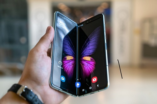 5 Besar Vendor Smartphone versi IDC, Samsung 'Meraja' di Posisi Satu (ilustrasi Samsung Fold)