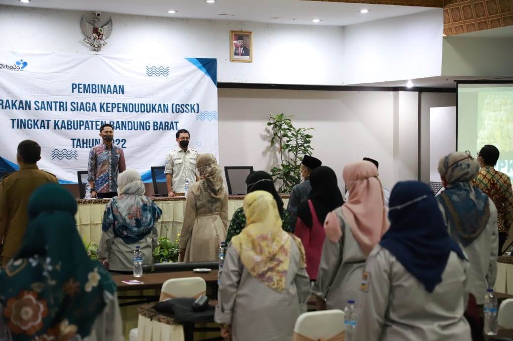 PEMBINAAN: Pelaksana Tugas Bupati Bandung Barat, Hengky Kurniawan pada kegiatan Pembinaan Gerakan Santri Siaga Kependudukan (GSSK) tingkat Kabupaten Bandung Barat di Lembang, Kamis (17/3). DOK BAG PROKOMPIM SETDA KBB