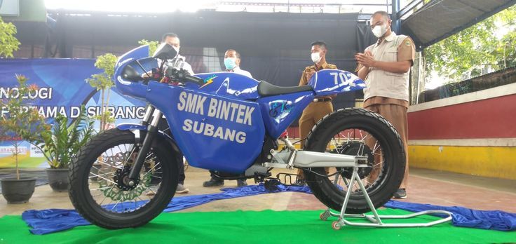 Motor Listrik Jadi Kebanggaan SMK Bina Teknologi