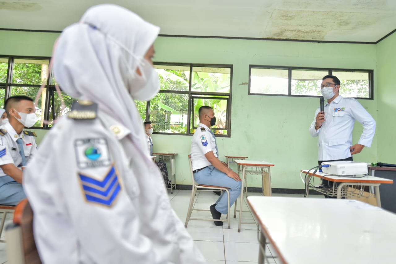 Pesan Ridwan Kamil kepada Siswa SMKN 2 Subang: Kedepankan Persatuan