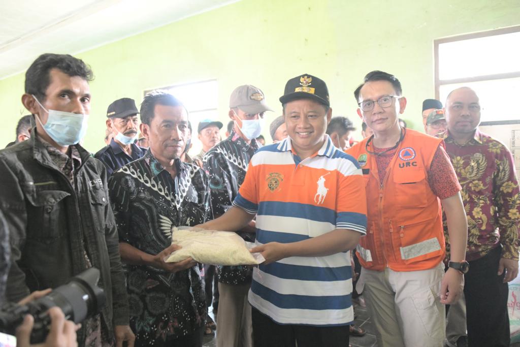 Wagub Uu Ruzhanul Serahkan 56 Ton Beras untuk Korban Banjir, Atasi Banjir Ciamis - Pangandaran Perlu Kolaborasi