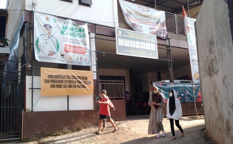 Kantor Desa Cicalengka Wetan, Kecamatan Cicalengka, Kabupaten Bandung. JABAR EKSPRES