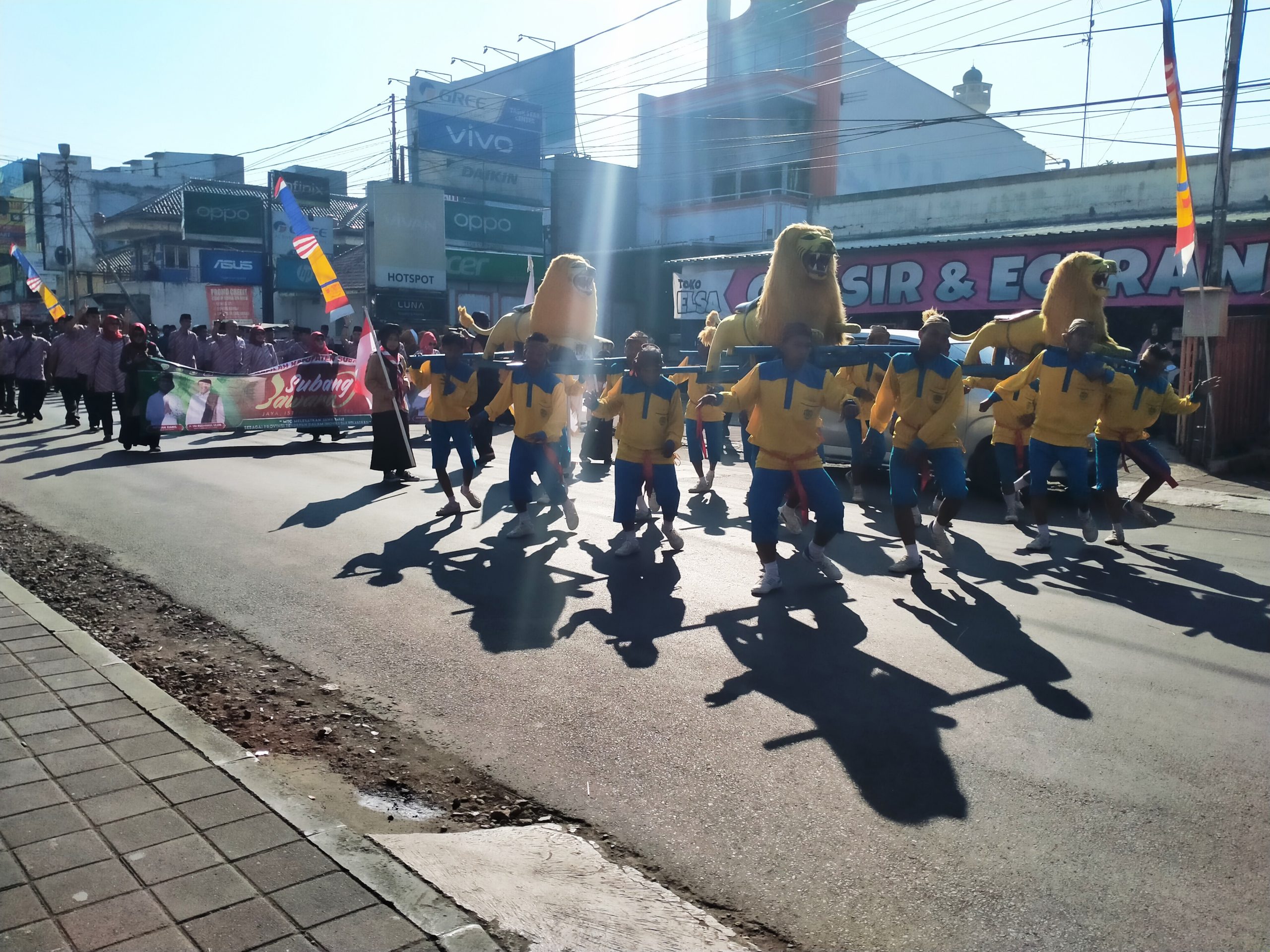 Pawai Ta'aruf MTQ Jabar, Kafilah Subang Tampilkan Kesenian Sisingaan