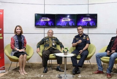 SOSIALISASI: Bea Cukai Tasikmalaya saat melakukan kegiatan sosialisasi gempur rokok ilegal melalui Radio Martha FM Tasikmalaya pada Selasa (21/06). FIN