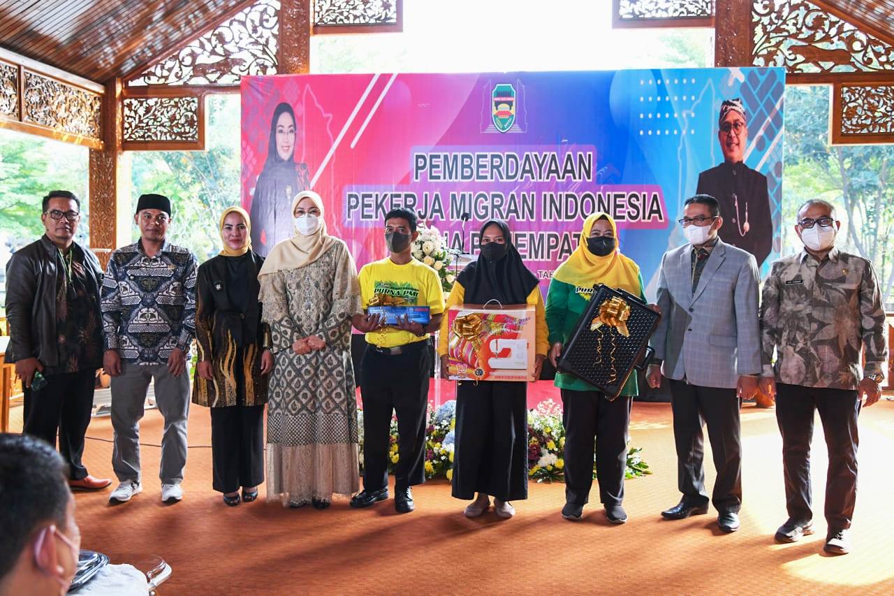 Pemkab Purwakarta Melakukan Pemberdayaan PMI Purna Penempatan