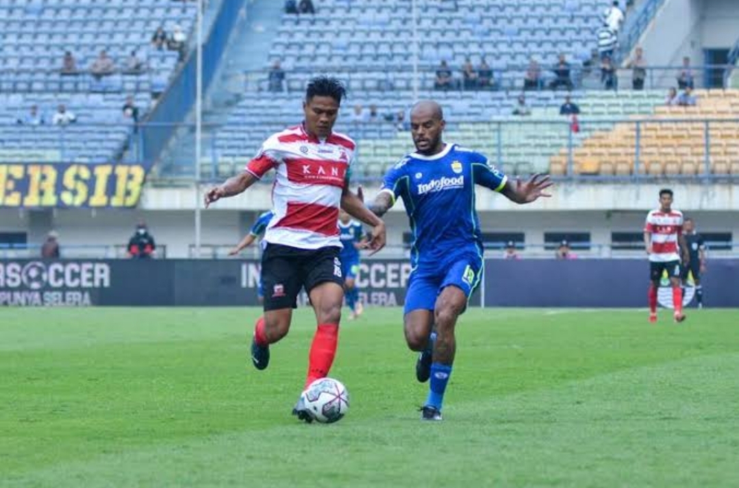 Persib Bandung, Rungkad di Kandang Sendiri