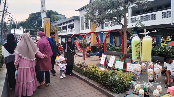 RUANG PUBLIK: Alun-Alun Cicalengka, Kabupaten Bandung jadi fasilitas ruang publik yang saat ini diklaim milik Pemkab Bandung.JABAR EKSPRES