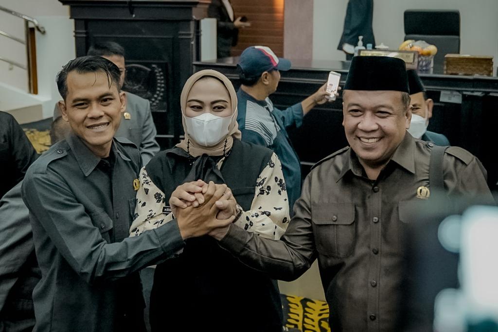 Budianto Gantikan Pendi Anwar Pimpin DPRD Karawang