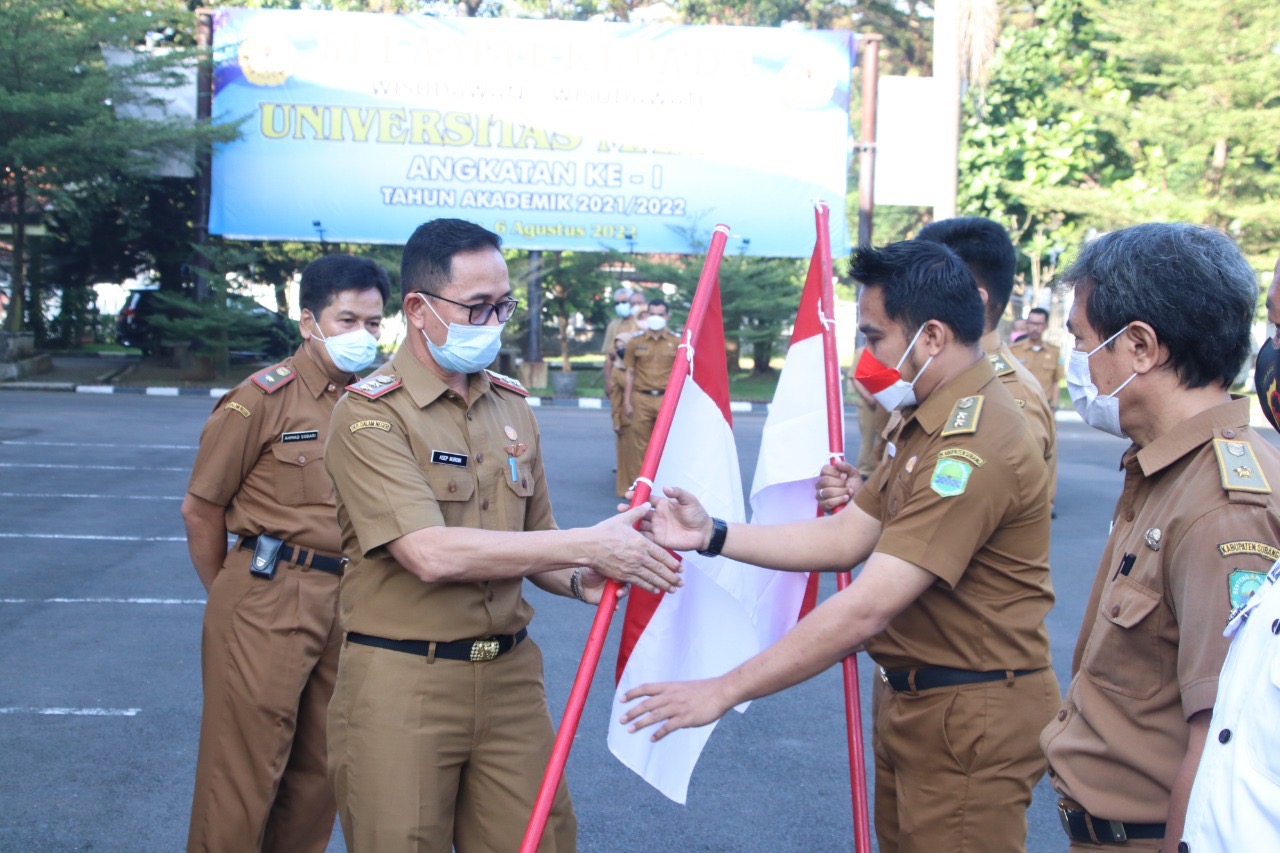 Sambut Hari Kemerdekaan, 10 Juta Bendera Merah Putih Dibagikan Pemda Subang