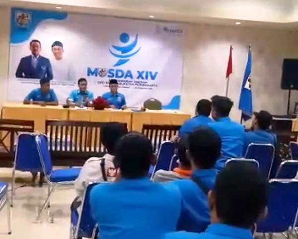 SEPIHAK: Ketua Steering Committee (SC) Musda ke-XIV DPD KNPI Kabupaten Purwakarta, Fadlie menilai penundaan Musda ke-XIV DPD KNPI Kabupaten Purwakarta oleh DPD KNPI Provinsi Jawa Barat dilakukan secara sepihak.ADAM SUMARTO/PASUNDAN EKSPRES 