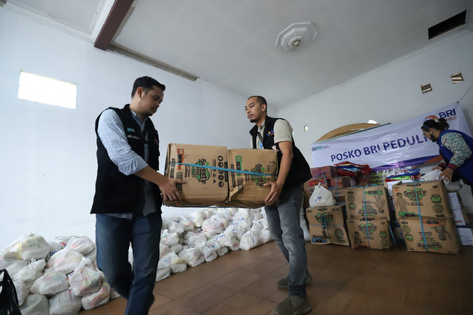 Bangun Posko Kesehatan & Bagikan 2000 Nasi Bungkus, BRI Gerak Cepat Bantu Warga Terdampak Gempa Cianjur