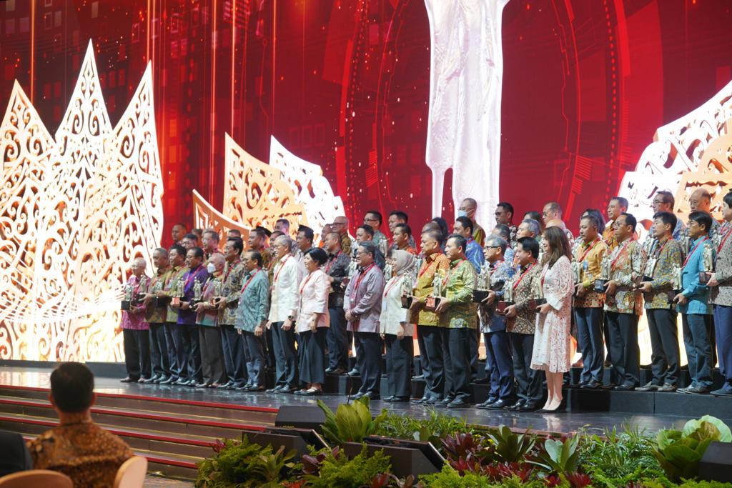 Unggul Dalam Pemberdayaan UMKM, BRI Sabet Dua Penghargaan BI Awards 2022