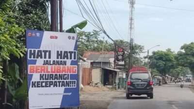 Ancam Pengendara, Jalan Alternatif Karawang - Purwakarta melalui Kosambi Banyak Lubang