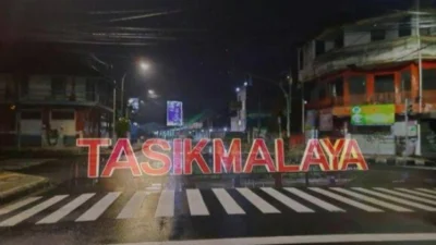 Suasana Pusat Kota Tasikmalaya Di Malam Hari