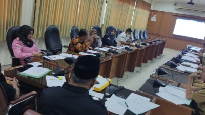 Pansus Raperda Desa Gelar Rapat dengan SKPD Pansus Raperda Desa Gelar Rapat dengan SKPD