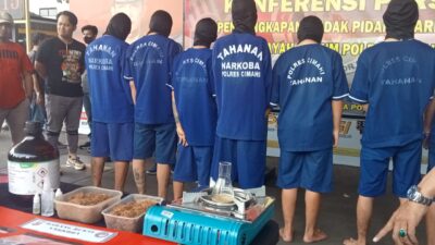 Satuan Reserse Narkoba (Satresnarkoba) Polres Cimahi kembali mengungkap 22 kasus peredaran narkoba dengan 23 tersangka yang berhasil diamankan.