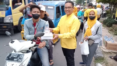 Golkar Purwakarta Bakti Sosial Ramadan, Bagikan Ribuan Paket Takzil hingga Buka Puasa Bersama