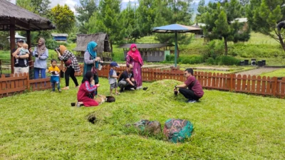 Taman Kelinci di Area Sariater Camping Park Menjadi Wisata Favorit bagi Anak-Anak