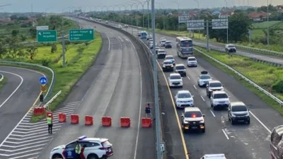 Selasa Siang Ini, Mulai Pemberlakuan One Way dan Contra Flow di Ruas jalan Tol Trans Jawa