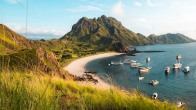 Bingung Libur Lebaran? Ke Pantai Cantik Ini, Yuk!