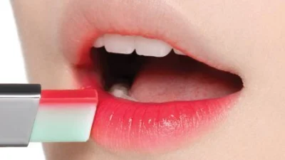 Lebih Cantik dengan Tren Make Up Ombre Lips ala Korea