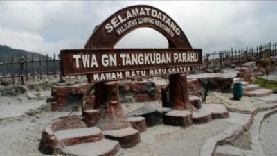 Sejarah Gunung Tangkuban Perahu, Tempat Wisata Paling Populer!