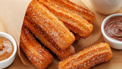 Gurih dan Lezatnya Churros, Street Food Khas Spanyol yang Bikin Nagih. Sumber Foto via Eater San Diego (Shutterstock)