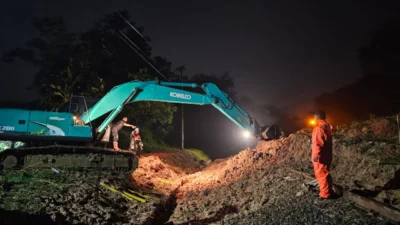 Longsor di Antara Stasiun Sukatani - Ciganea Sejumlah Perjalanan KA Terganggu, KAI Minta Maaf