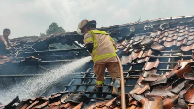 Satu Rumah di Sindangkasih Terbakar, Api Diduga Berasal dari Tungku Masak