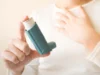 Inhaler adalah salah satu Perlengkapan yang Harus Selalu Dibawa oleh Penderita Asma. Sumber foto via Sleep Foundation