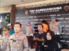 Todong Pedagang dengan Pistol Korek Api