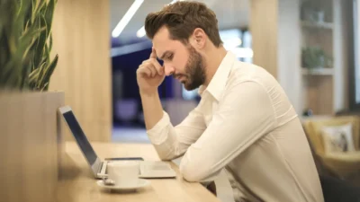Apa Itu Overthinking? Kebiasaan Anak Muda Zaman Sekarang 
