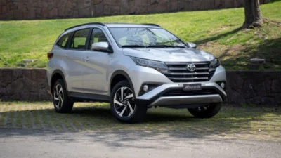 Toyota Rush Mobil Tangguh dan Nyaman untuk Keluarga Aktif