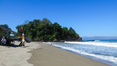 Tentang Keindahan Pantai yang Memukau di Pantai Pelabuhan Ratu Sukabumi