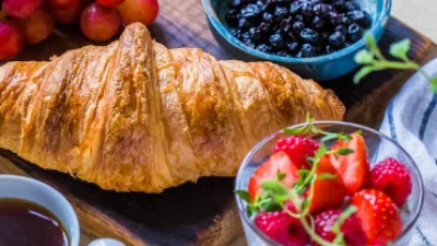 Roti Berlapis-lapis Khas Prancis yang Harus Kamu Coba: Croissant