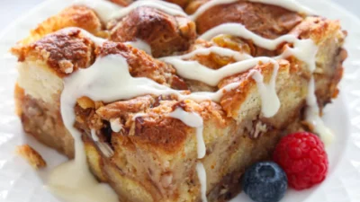 Resep Puding dari Bread Pudding yang Super Memikat (Image From: Simply Home Cooked)