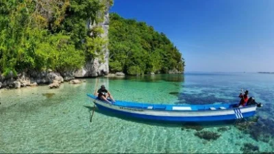 5 Pesona Pantai yang Ada di Indonesia, NO 4 Selalu Jadi Favorite!