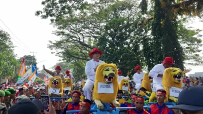 Warga Subang Antusias Ikuti Pawai Alegoris Hari Jadi Subang ke-75