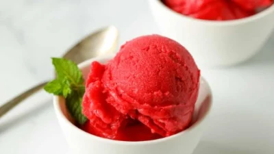 Buat Resep Sorbet, Hidangan Penutup Es yang Manis dan Nyegerin. Sumber Gambar via Beyond the Chicken Coop